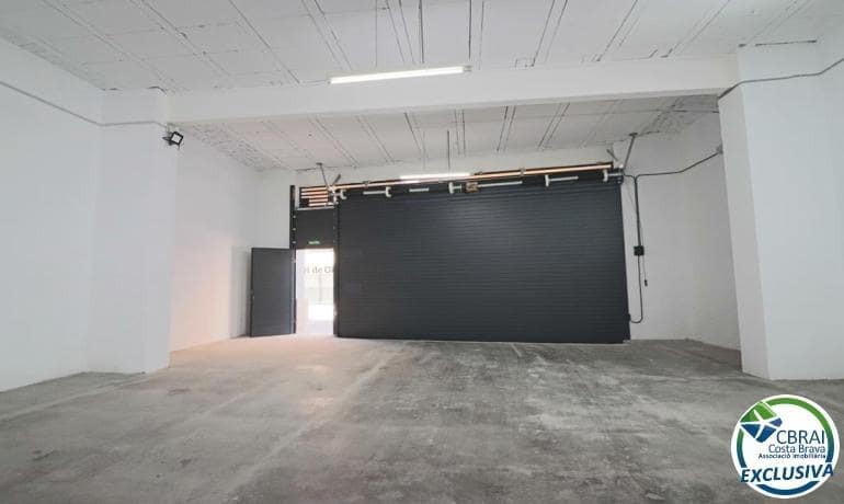 Commercieel te koop in Figueres - € 135.000 (Ref: 9408047)