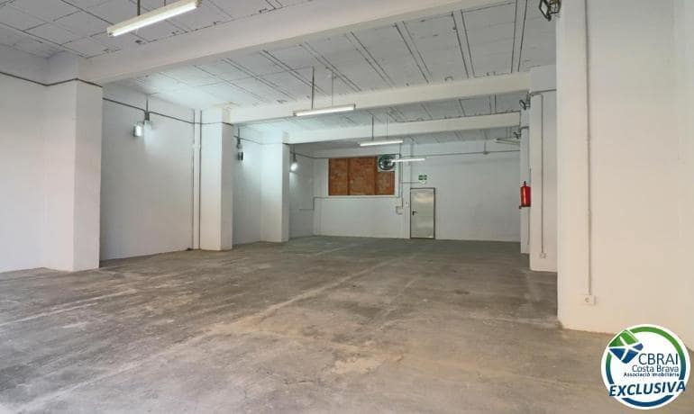 Commercieel te koop in Figueres - € 135.000 (Ref: 9408047)