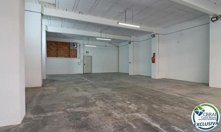 Commercieel te koop in Figueres - € 135.000 (Ref: 9408047)