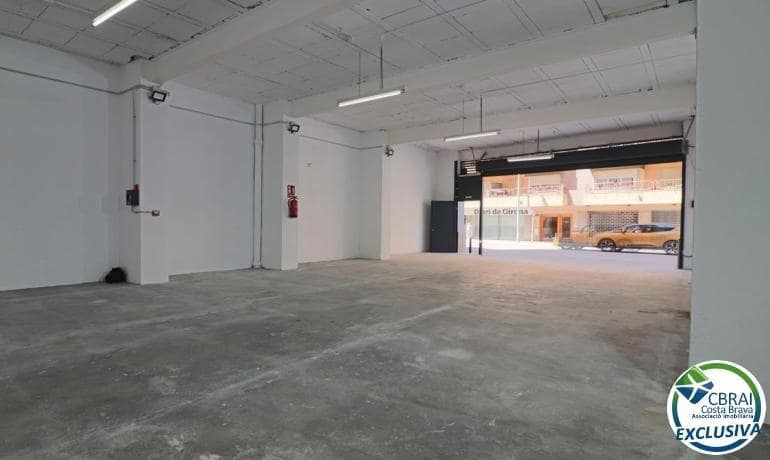 Commercieel te koop in Figueres - € 135.000 (Ref: 9408047)
