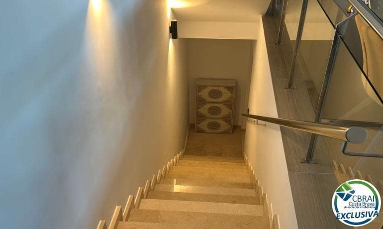 3 bedroom Apartment for sale in Roses with pool garage - € 1,700,000 (Ref: 9424472)