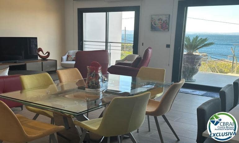 3 bedroom Apartment for sale in Roses with pool garage - € 1,700,000 (Ref: 9424472)