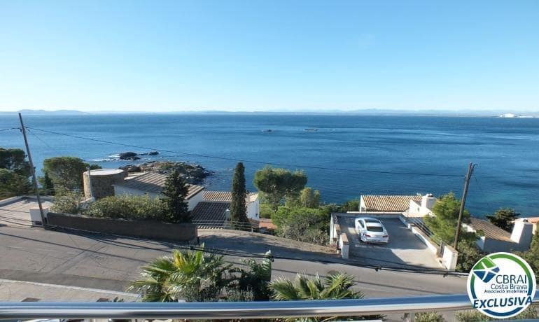 3 bedroom Apartment for sale in Roses with pool garage - € 1,700,000 (Ref: 9424472)