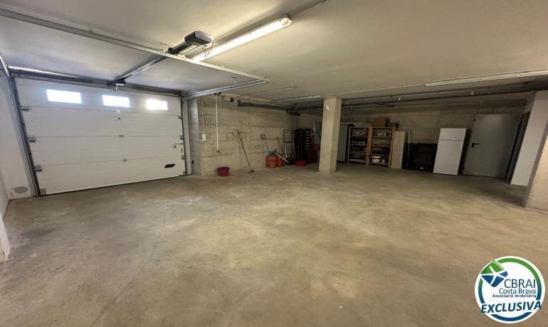 3 bedroom Apartment for sale in Roses with pool garage - € 1,700,000 (Ref: 9424472)