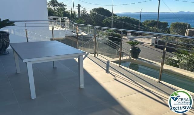 3 chambre Appartement à vendre à Roses avec piscine garage - 1 700 000 € (Ref: 9424472)