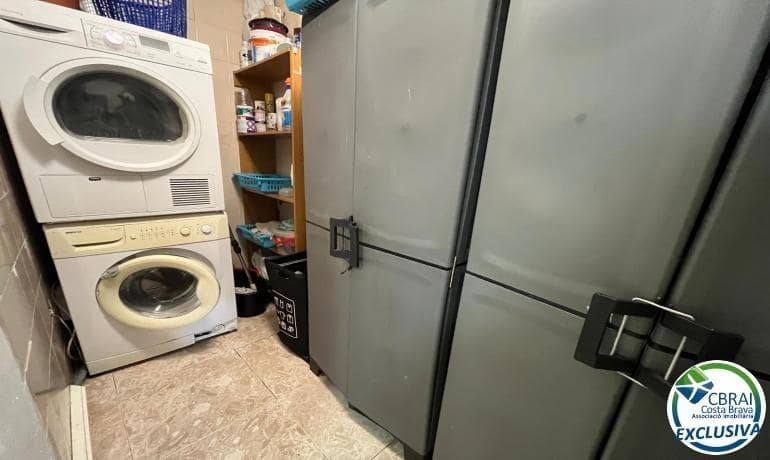 4 bedroom Apartment for sale in Roses - € 199,500 (Ref: 9433348)