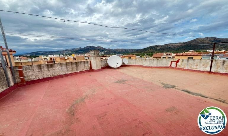 4 bedroom Apartment for sale in Roses - € 199,500 (Ref: 9433348)