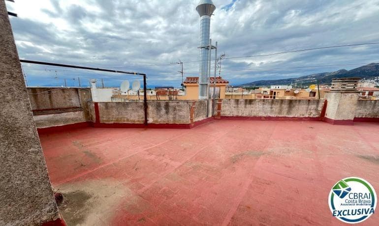 4 bedroom Apartment for sale in Roses - € 199,500 (Ref: 9433348)