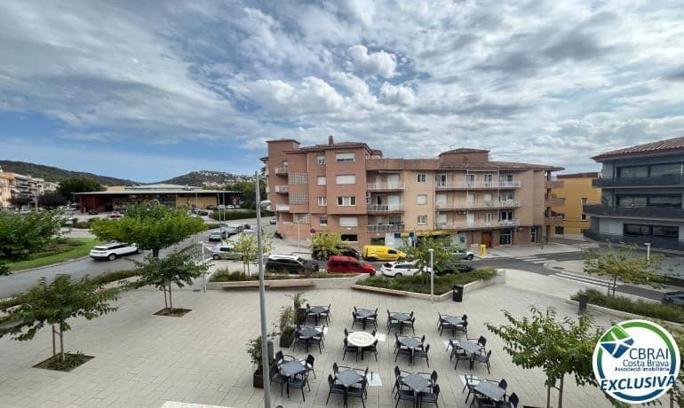 4 bedroom Apartment for sale in Roses - € 199,500 (Ref: 9433348)