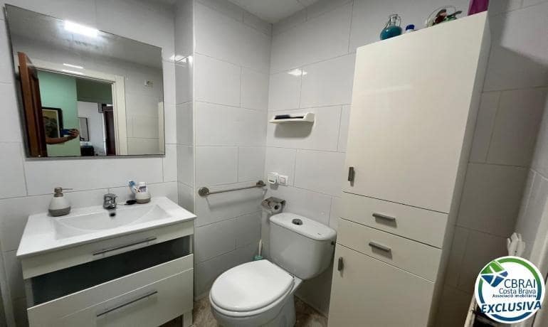 4 bedroom Apartment for sale in Roses - € 199,500 (Ref: 9433348)