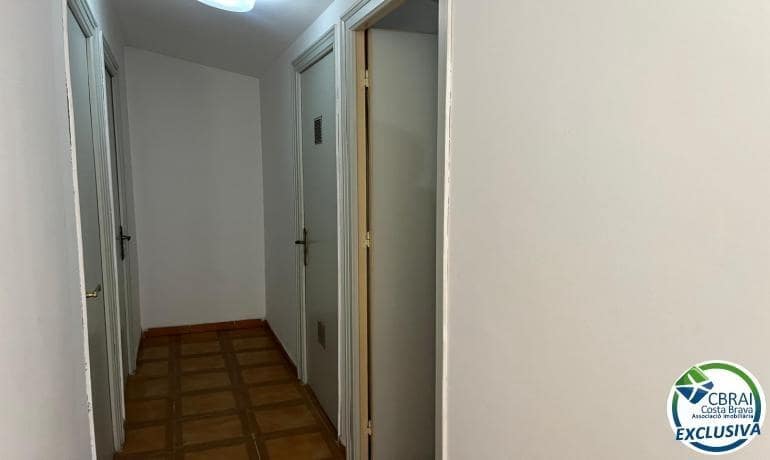 4 bedroom Apartment for sale in Roses - € 199,500 (Ref: 9433348)
