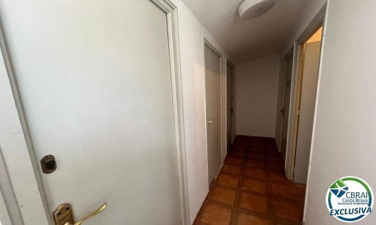 4 bedroom Apartment for sale in Roses - € 199,500 (Ref: 9433348)