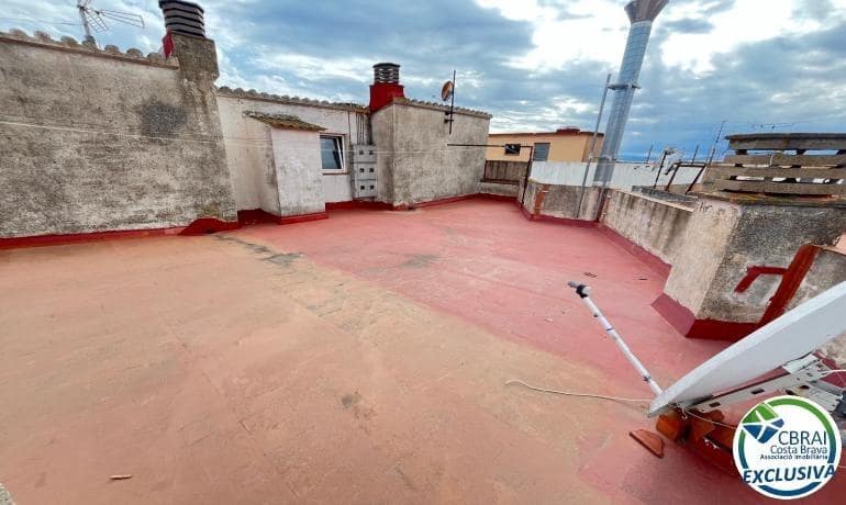 4 bedroom Apartment for sale in Roses - € 199,500 (Ref: 9433348)