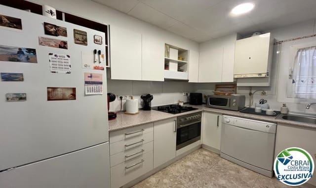 Apartamento de 4 habitaciones en Roses en venta - 199.500 € (Ref: 9433348)