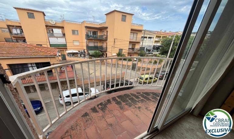 4 bedroom Apartment for sale in Roses - € 199,500 (Ref: 9433348)