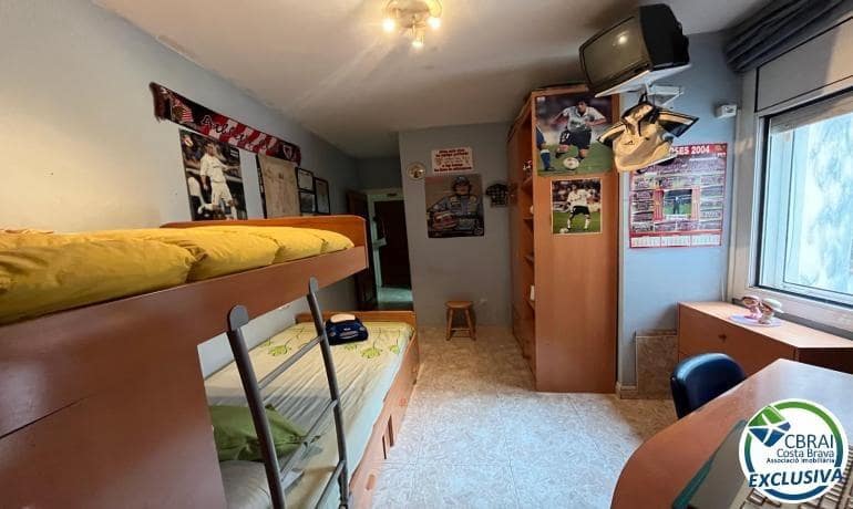4 bedroom Apartment for sale in Roses - € 199,500 (Ref: 9433348)