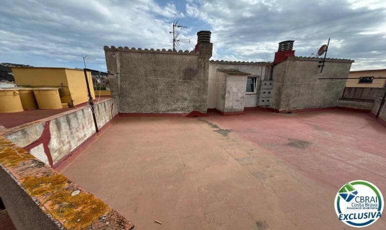 4 bedroom Apartment for sale in Roses - € 199,500 (Ref: 9433348)
