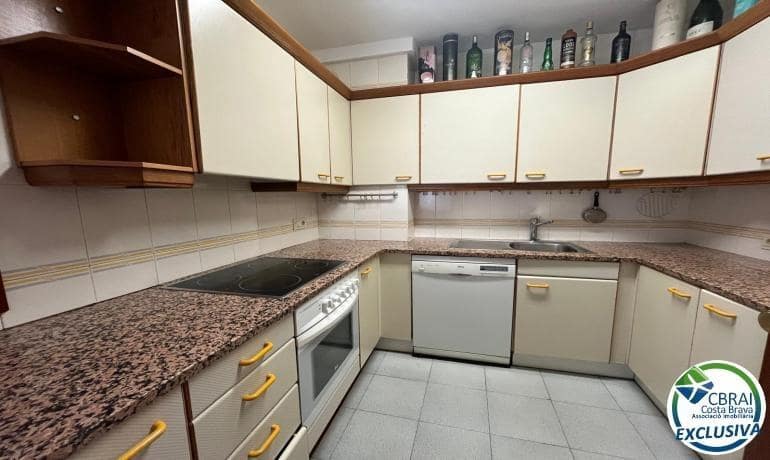 3 bedroom Apartment for sale in Roses - € 258,000 (Ref: 9433349)