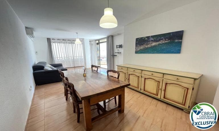 3 bedroom Apartment for sale in Roses - € 258,000 (Ref: 9433349)