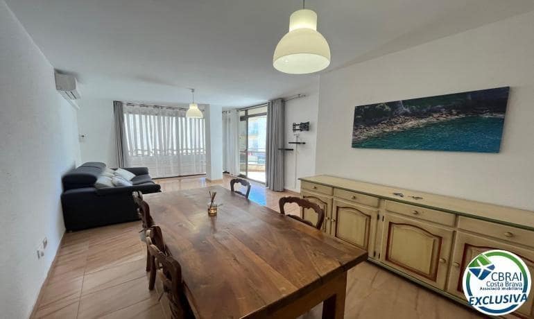 3 bedroom Apartment for sale in Roses - € 258,000 (Ref: 9433349)