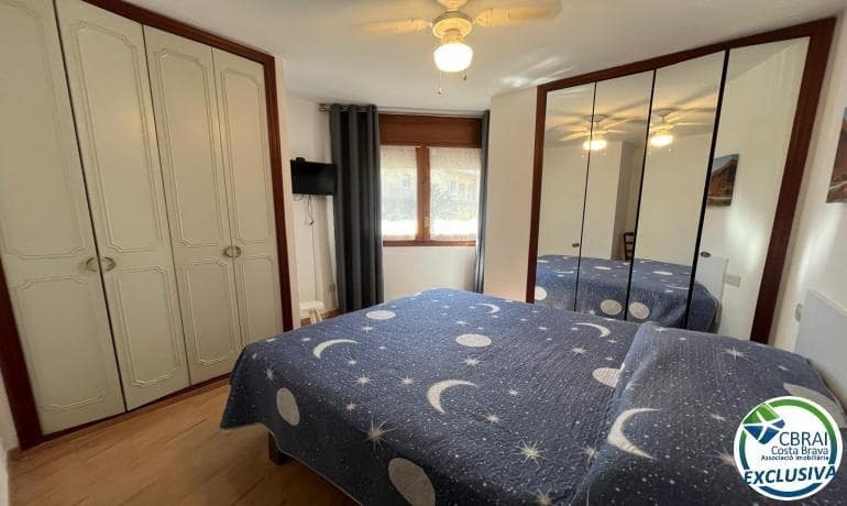 3 bedroom Apartment for sale in Roses - € 258,000 (Ref: 9433349)