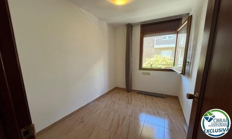 3 bedroom Apartment for sale in Roses - € 258,000 (Ref: 9433349)