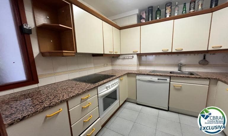 3 bedroom Apartment for sale in Roses - € 258,000 (Ref: 9433349)