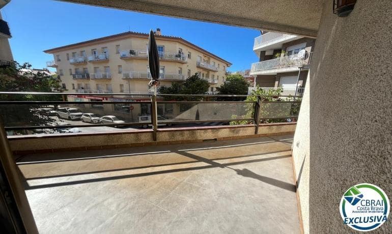 3 bedroom Apartment for sale in Roses - € 258,000 (Ref: 9433349)