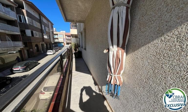 3 bedroom Apartment for sale in Roses - € 258,000 (Ref: 9433349)