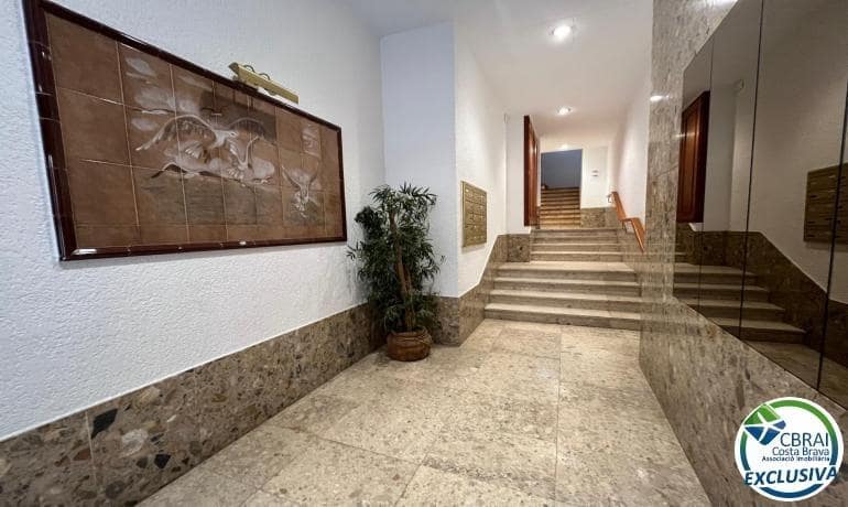 3 bedroom Apartment for sale in Roses - € 258,000 (Ref: 9433349)