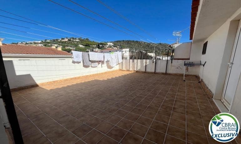 3 bedroom Apartment for sale in Roses - € 258,000 (Ref: 9433349)