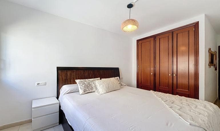 2 bedroom Apartment for sale in Roses - € 185,000 (Ref: 9440012)