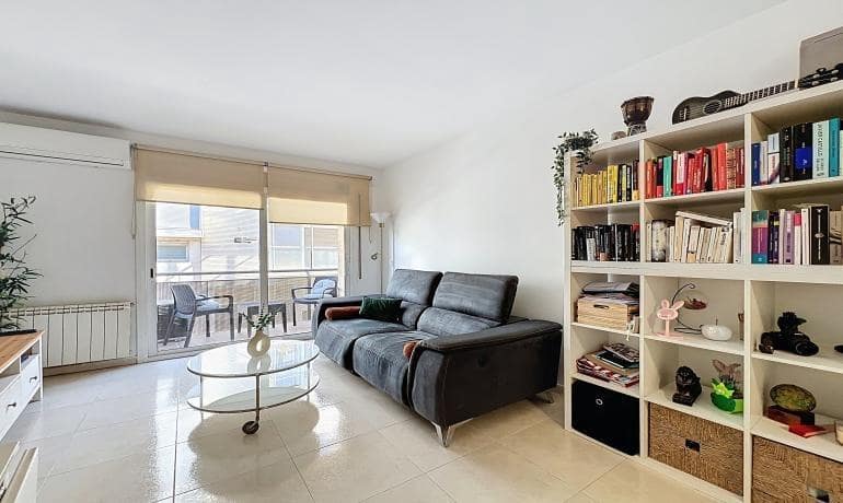 2 bedroom Apartment for sale in Roses - € 185,000 (Ref: 9440012)