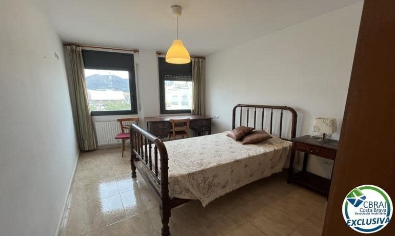 3 bedroom Apartment for sale in Roses - € 287,000 (Ref: 9440013)