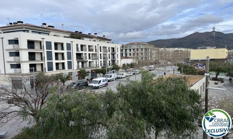 3 bedroom Apartment for sale in Roses - € 287,000 (Ref: 9440013)