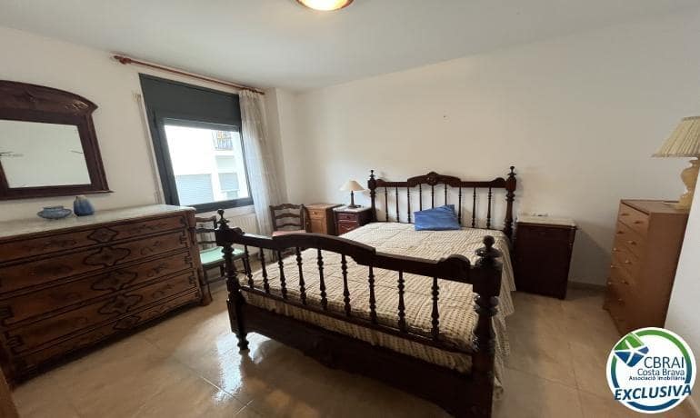 3 bedroom Apartment for sale in Roses - € 287,000 (Ref: 9440013)