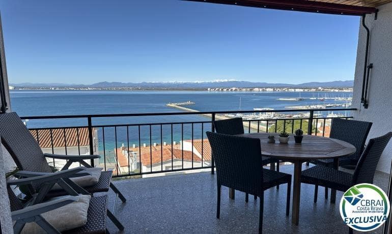 1 bedroom Apartment for sale in Roses with garage - € 255,000 (Ref: 9440014)