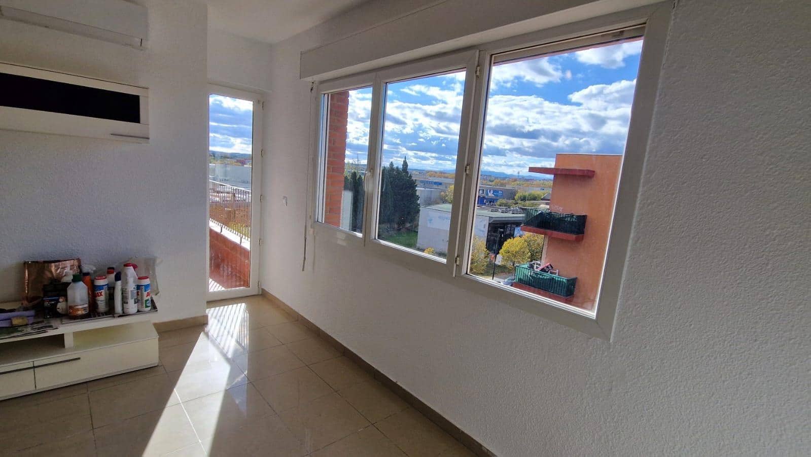 4 Zimmer Apartment zu vermieten in Figueres - 559 € (Ref: 9446241)