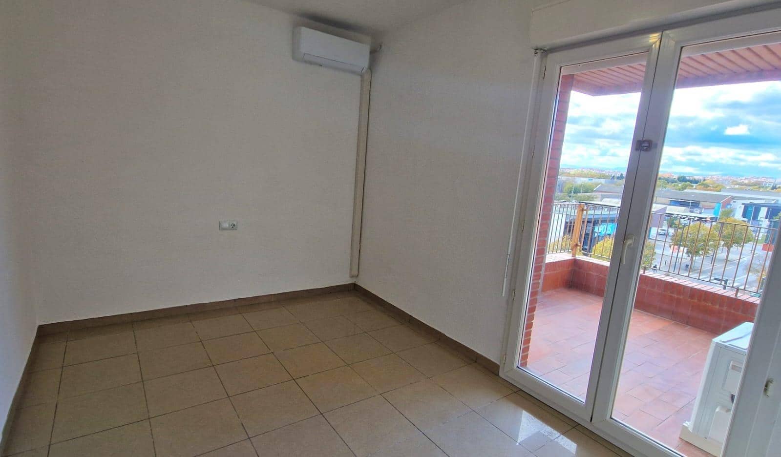 4 Zimmer Apartment zu vermieten in Figueres - 559 € (Ref: 9446241)