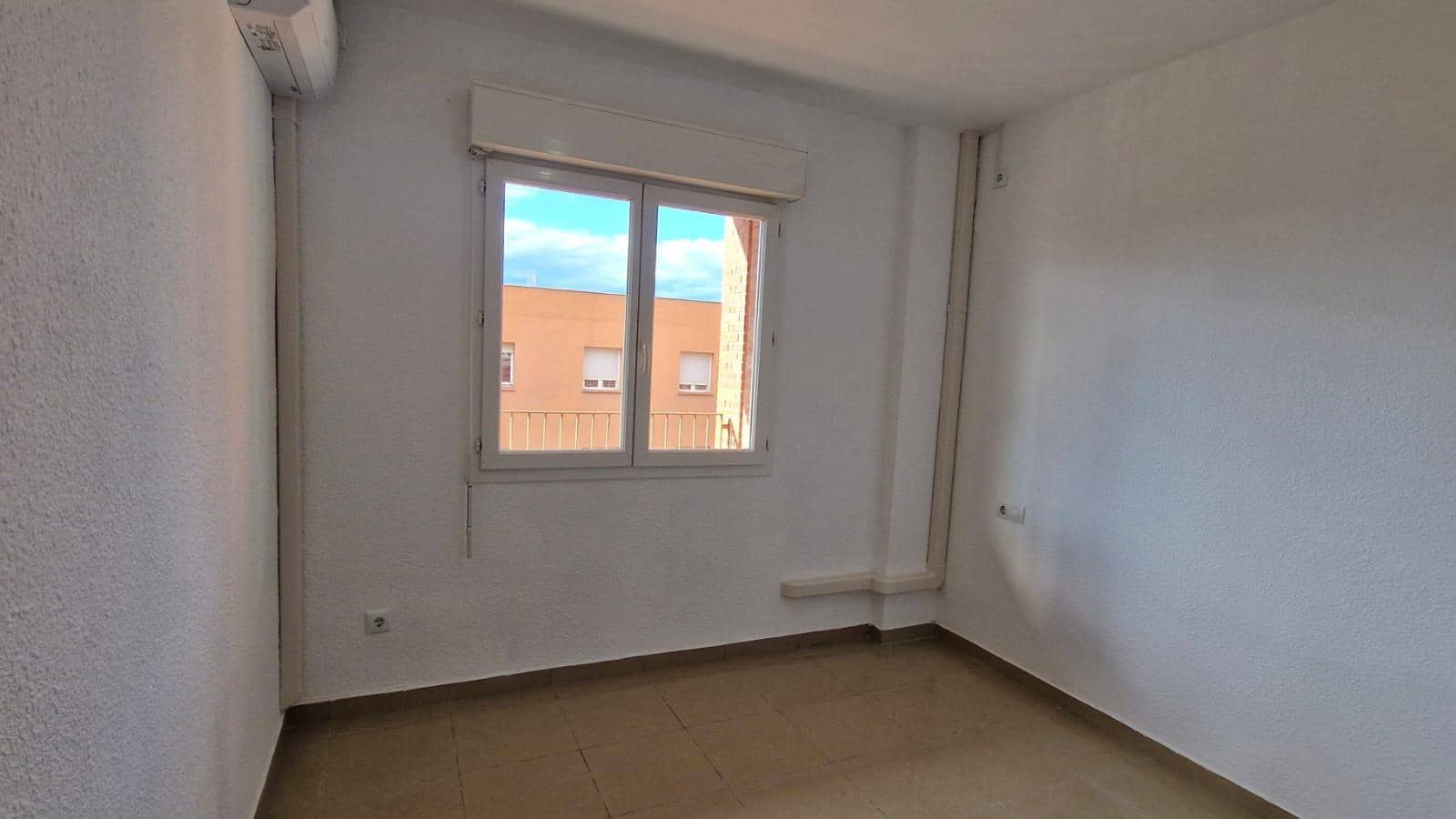 4 Zimmer Apartment zu vermieten in Figueres - 559 € (Ref: 9446241)