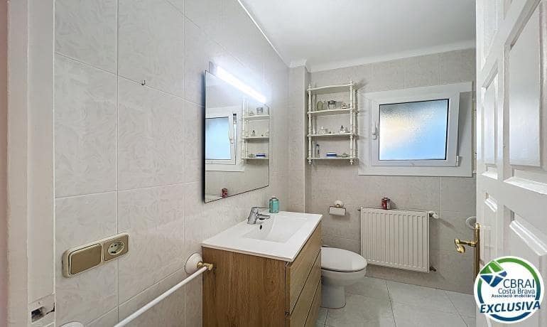 2 bedroom Apartment for sale in Roses - € 185,000 (Ref: 9446242)