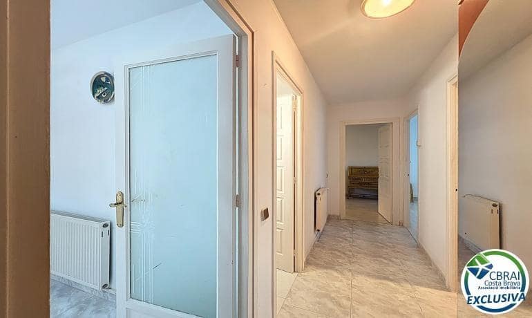 2 bedroom Apartment for sale in Roses - € 185,000 (Ref: 9446242)