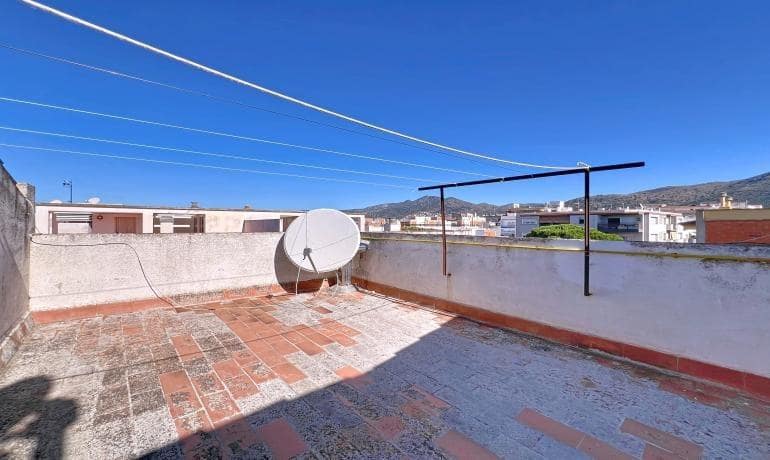 3 bedroom Apartment for sale in Roses - € 185,000 (Ref: 9446243)