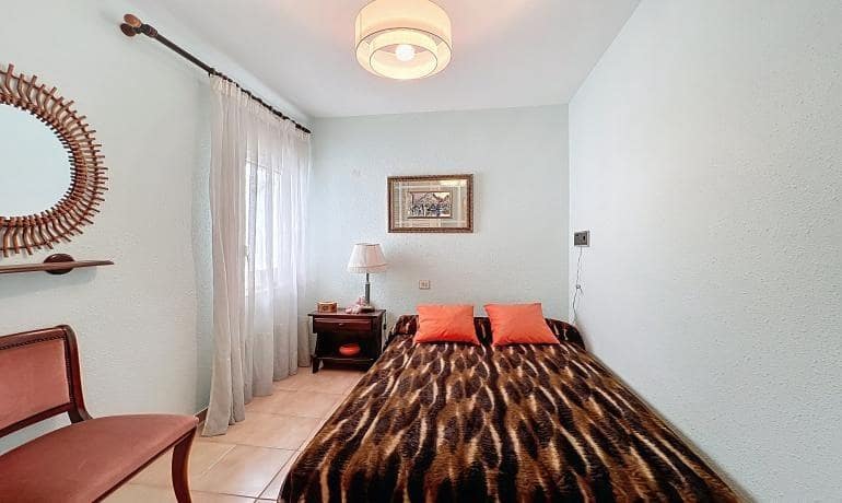3 bedroom Apartment for sale in Roses - € 179,000 (Ref: 9446243)
