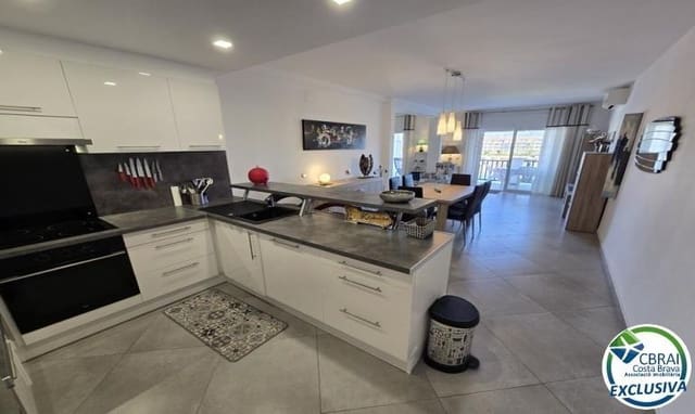 2 soverom Leilighet til salgs i Empuriabrava, Castelló d'Empúries med svømmebasseng garasje - € 249 000 (Ref: 9494528)