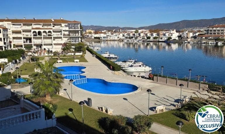 2 bedroom Apartment for sale in Empuriabrava with pool garage - € 249,000 (Ref: 9494528)