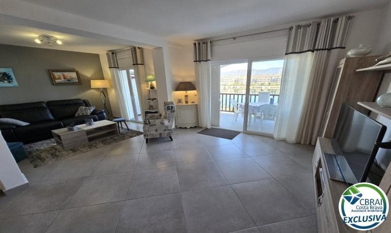 2 bedroom Apartment for sale in Empuriabrava with pool garage - € 249,000 (Ref: 9494528)