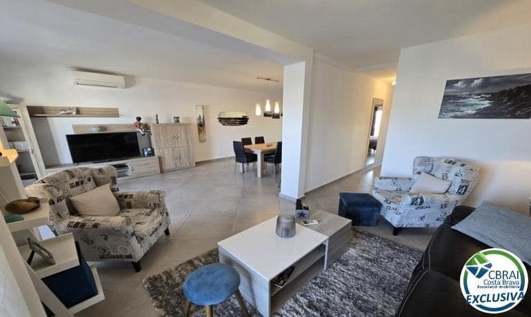 2 bedroom Apartment for sale in Empuriabrava with pool garage - € 249,000 (Ref: 9494528)