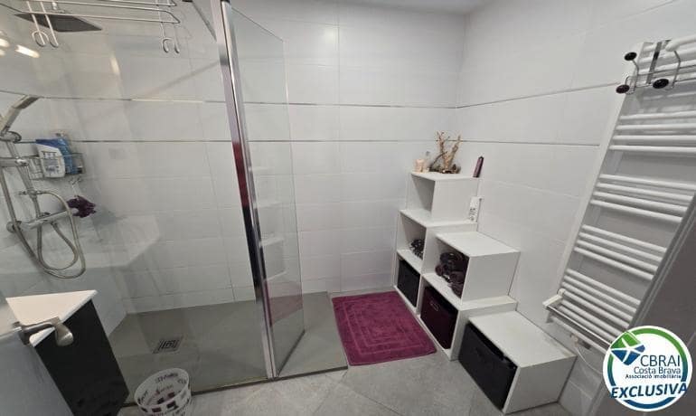 2 bedroom Apartment for sale in Empuriabrava with pool garage - € 249,000 (Ref: 9494528)