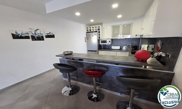 2 soverom Leilighet til salgs i Empuriabrava, Castelló d'Empúries med svømmebasseng garasje - € 249 000 (Ref: 9494528)